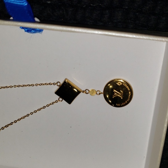 Louis Vuitton necklace with box and bag LE 0115 - Picture 17 of 17